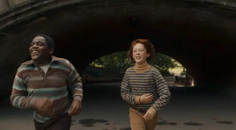 Paul et Johnny courent dans une scène de Armageddon Time