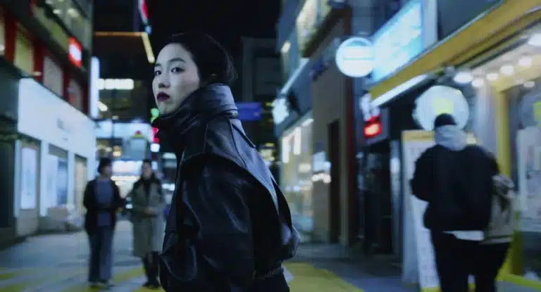 Retour à Séoul, Ji-Min Park dans le rôle de Frédérique "Freddie" Benoît dans les rues de Séoul en Corée du Sud.